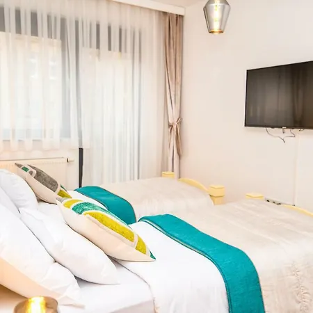 Modern 2bdr Apartment-best View- Free Parking * Sarajewo