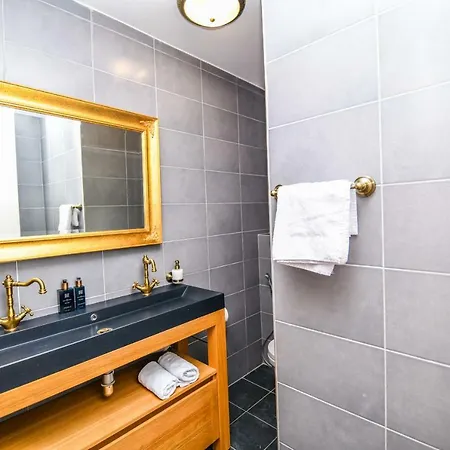 Modern 2bdr Apartment-best View- Free Parking Apartament